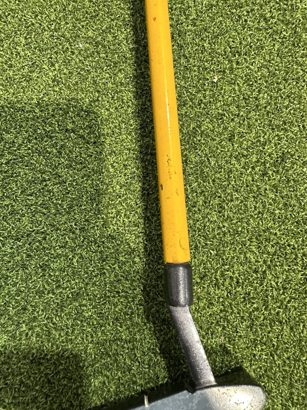Momentus Golf Putting Training Aid 34” Right Hand