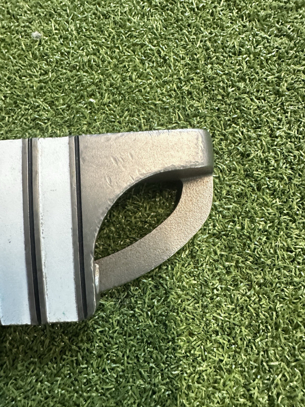 Odyssey Divine Mallet Putter 33” Right Handed 