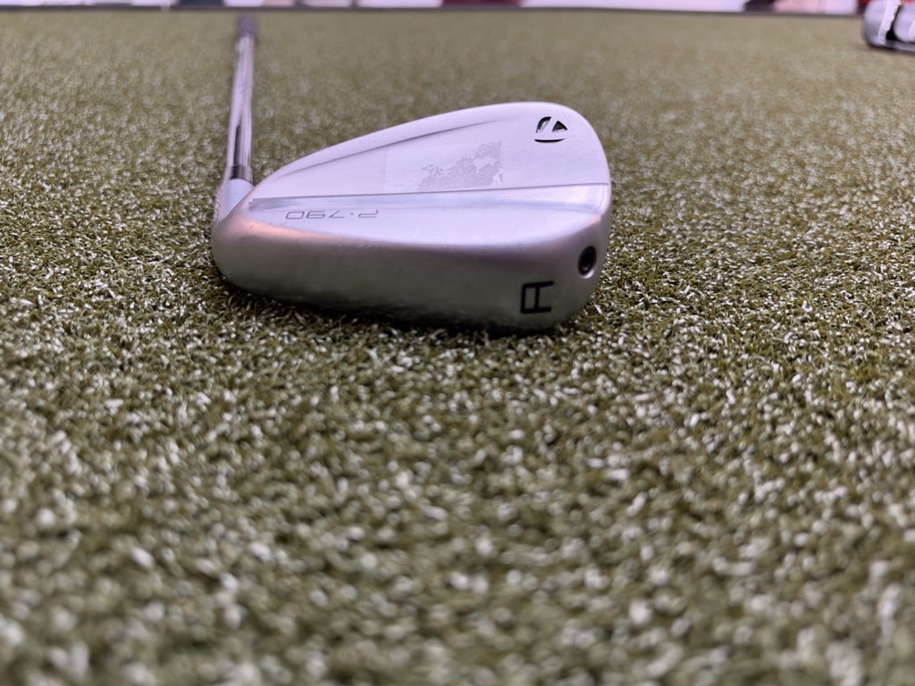 Taylormade P790 A Wedge With Dynamic Gold 105 S300 Shaft