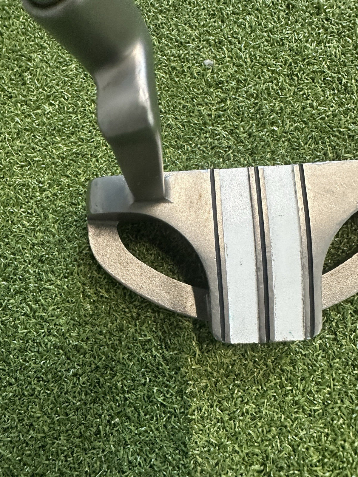 Odyssey Divine Mallet Putter 33” Right Handed 