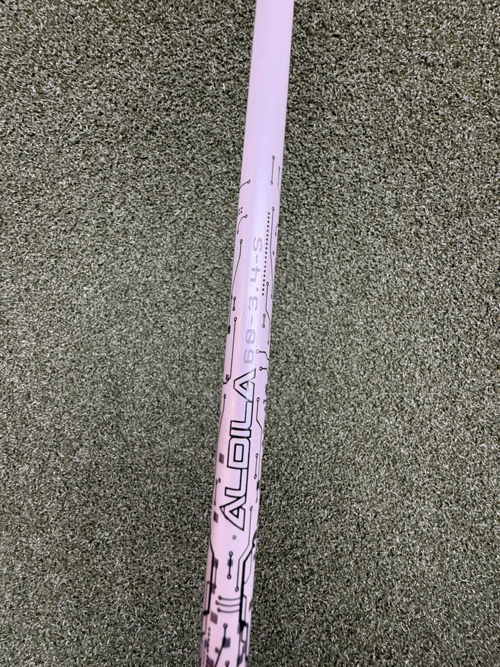 Titleist 915 D3 Driver 9.5 Degrees With Aldila Rogue 110 MSI 60-3.4 Stiff Shaft 