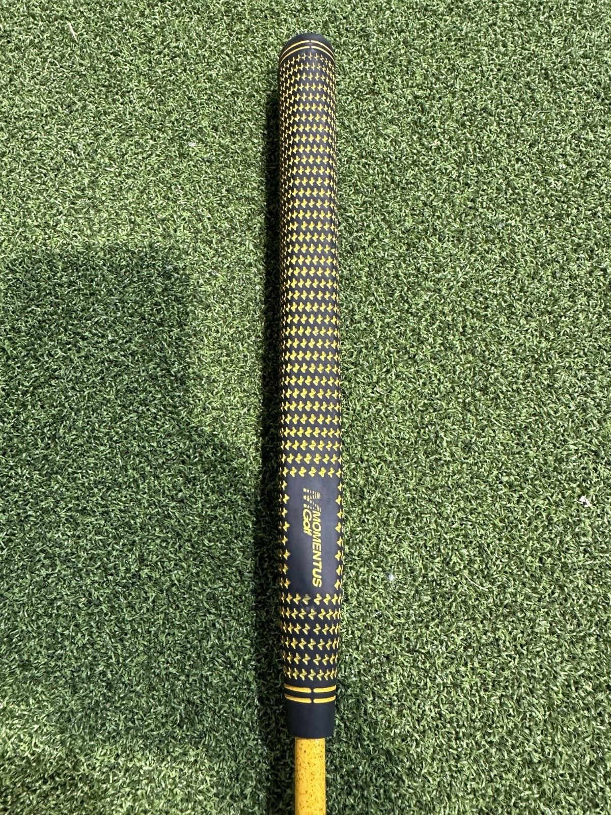 Momentus Golf Putting Training Aid 35” Right Hand 