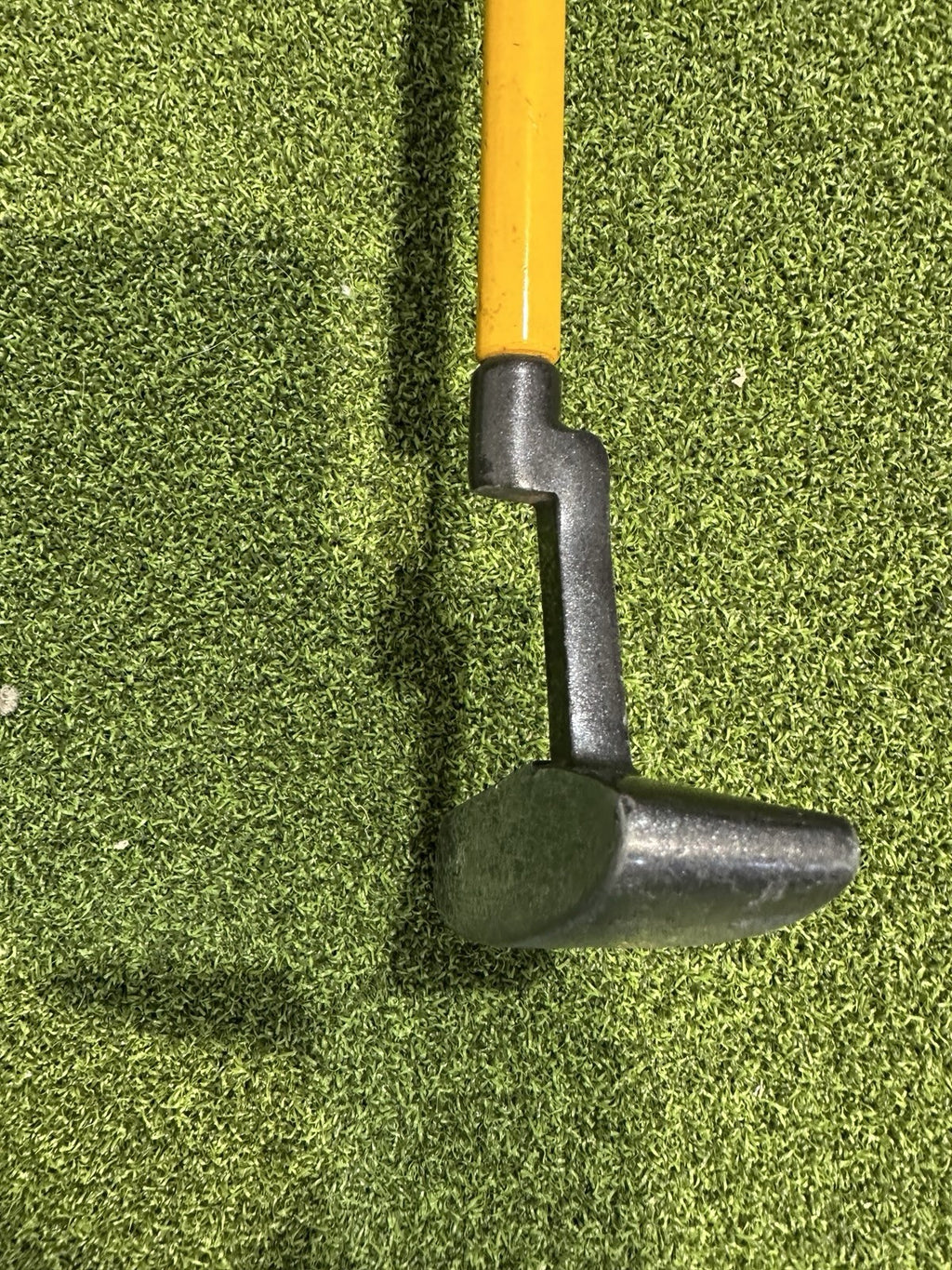 Momentus Golf Putting Training Aid 34” Right Hand
