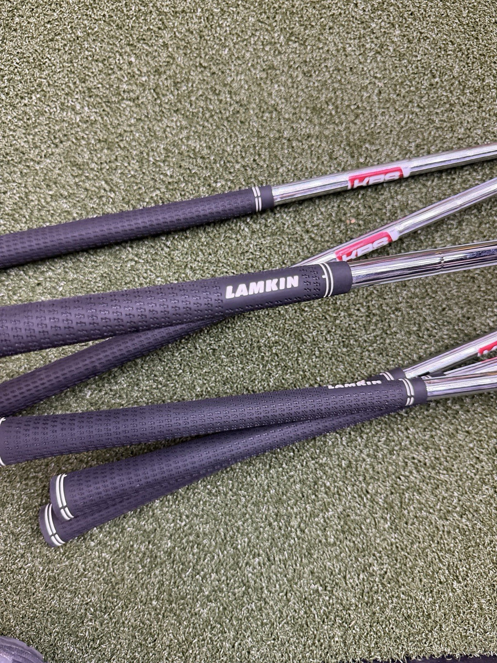 Cleveland Zipcore Xl Iron Set 5-Pw Regular Kbs Tour Lite  Left Hand Lh