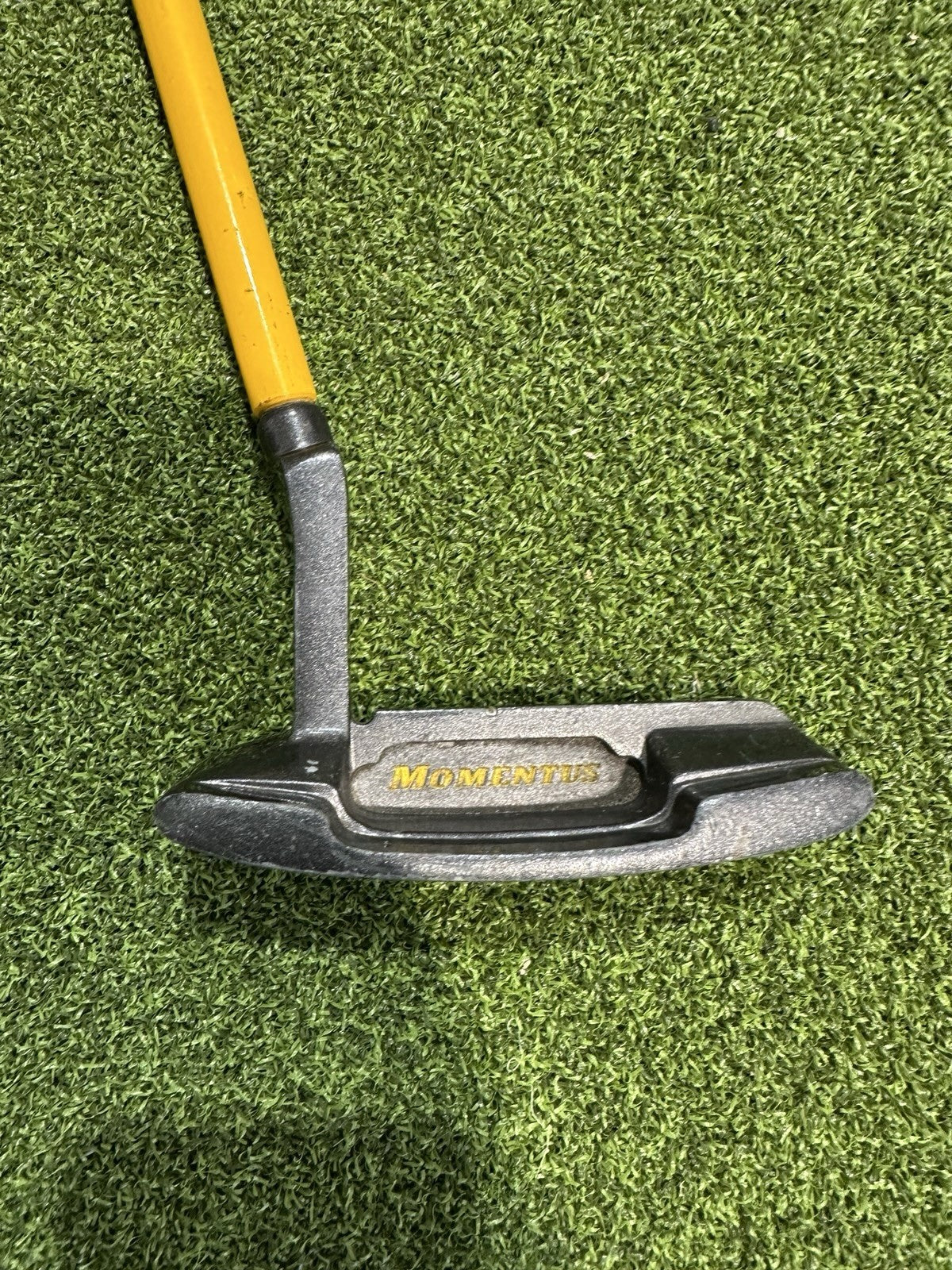 Momentus Golf Putting Training Aid 34” Right Hand
