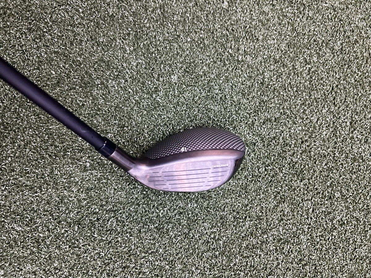 Taylormade Qi35 Max Lite Rescue 4 Hybrid With Vanquish 5 Regular Flex Shaft LH