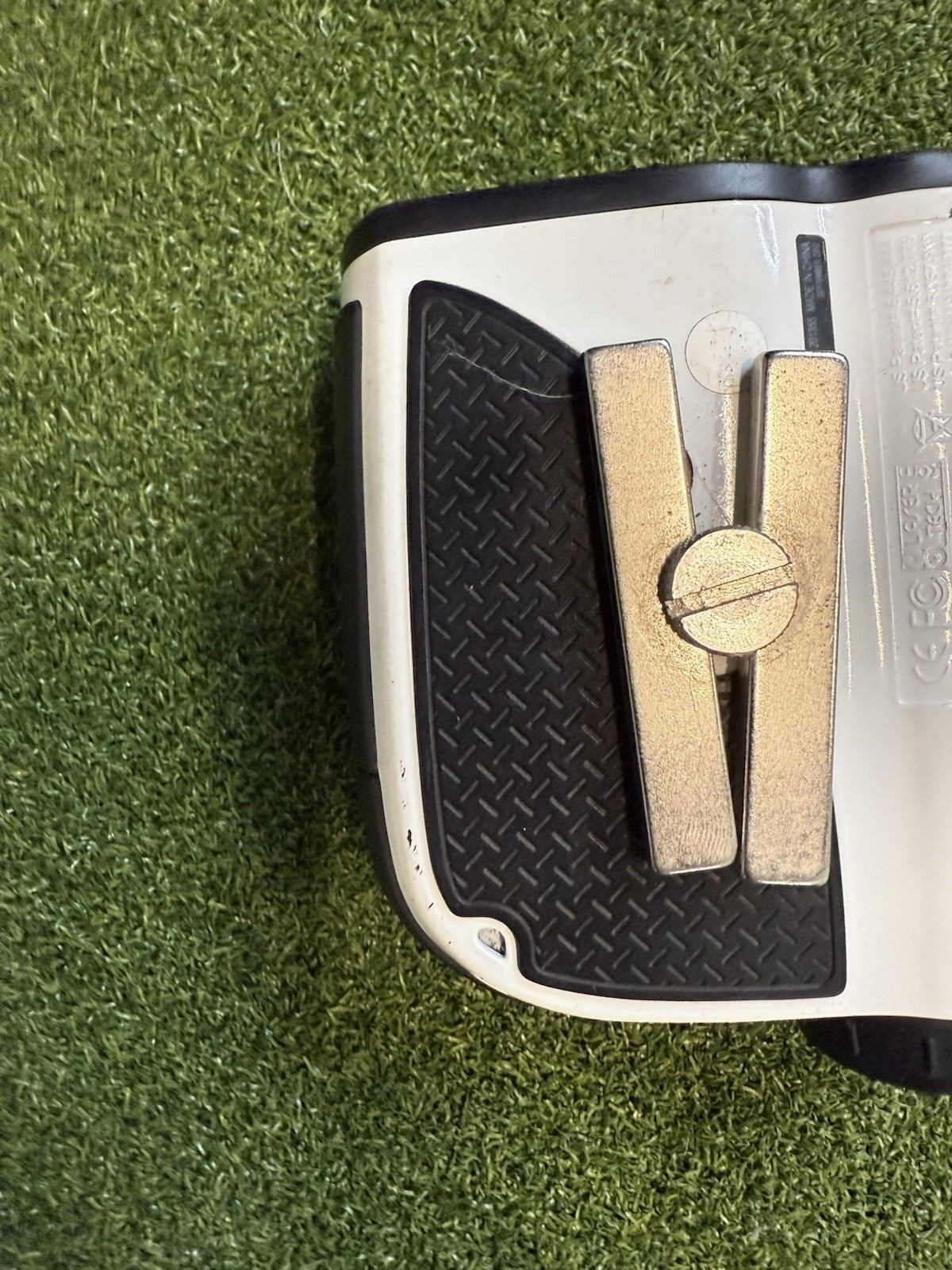 Bushnell Medalist PinSeeker Golf Rangefinder