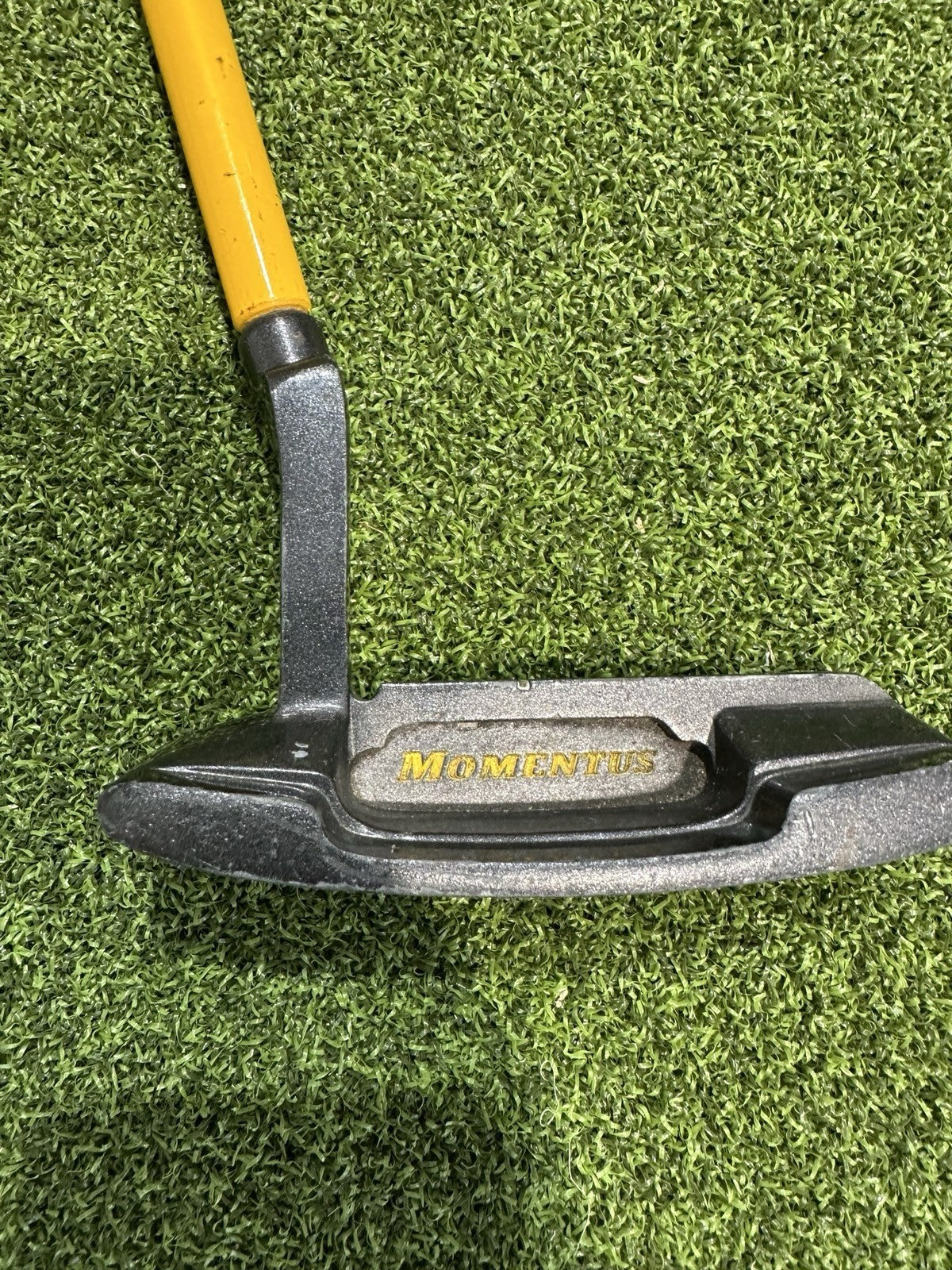 Momentus Golf Putting Training Aid 34” Right Hand
