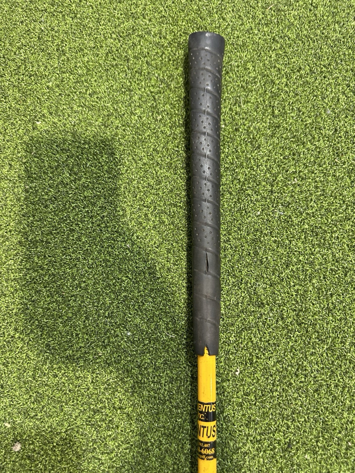 Momentus Golf Putting Training Aid 34” Right Hand