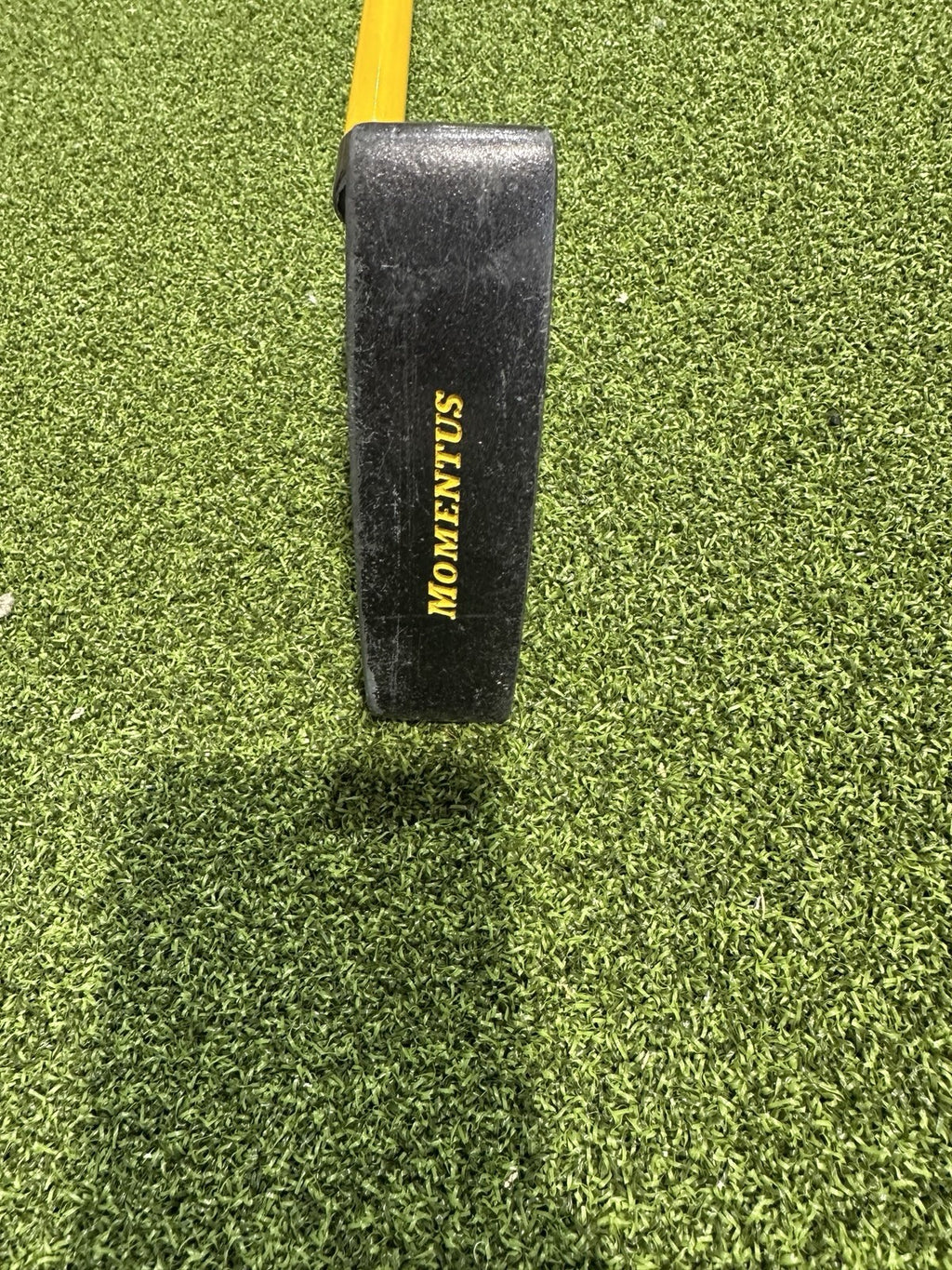 Momentus Golf Putting Training Aid 34” Right Hand