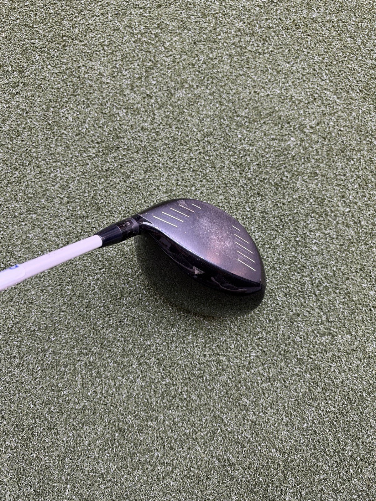 Titleist 915 D3 Driver 9.5 Degrees With Aldila Rogue 110 MSI 60-3.4 Stiff Shaft 