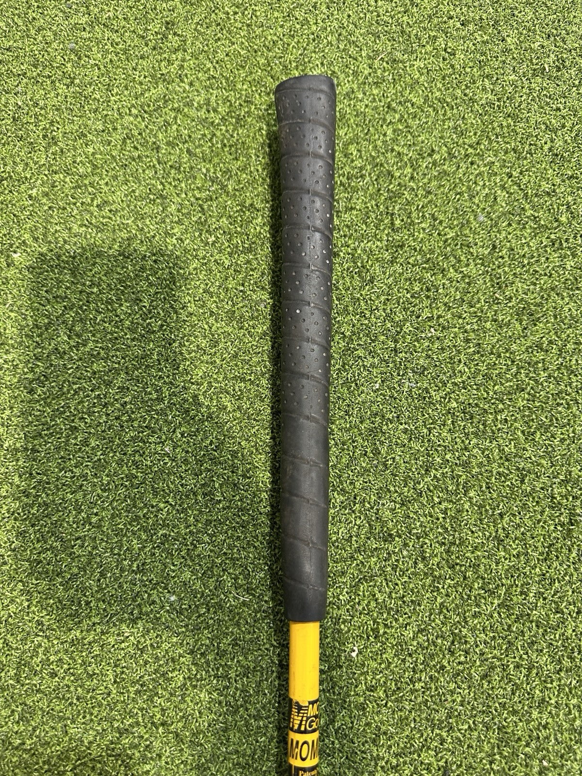 Momentus Golf Putting Training Aid 34” Right Hand
