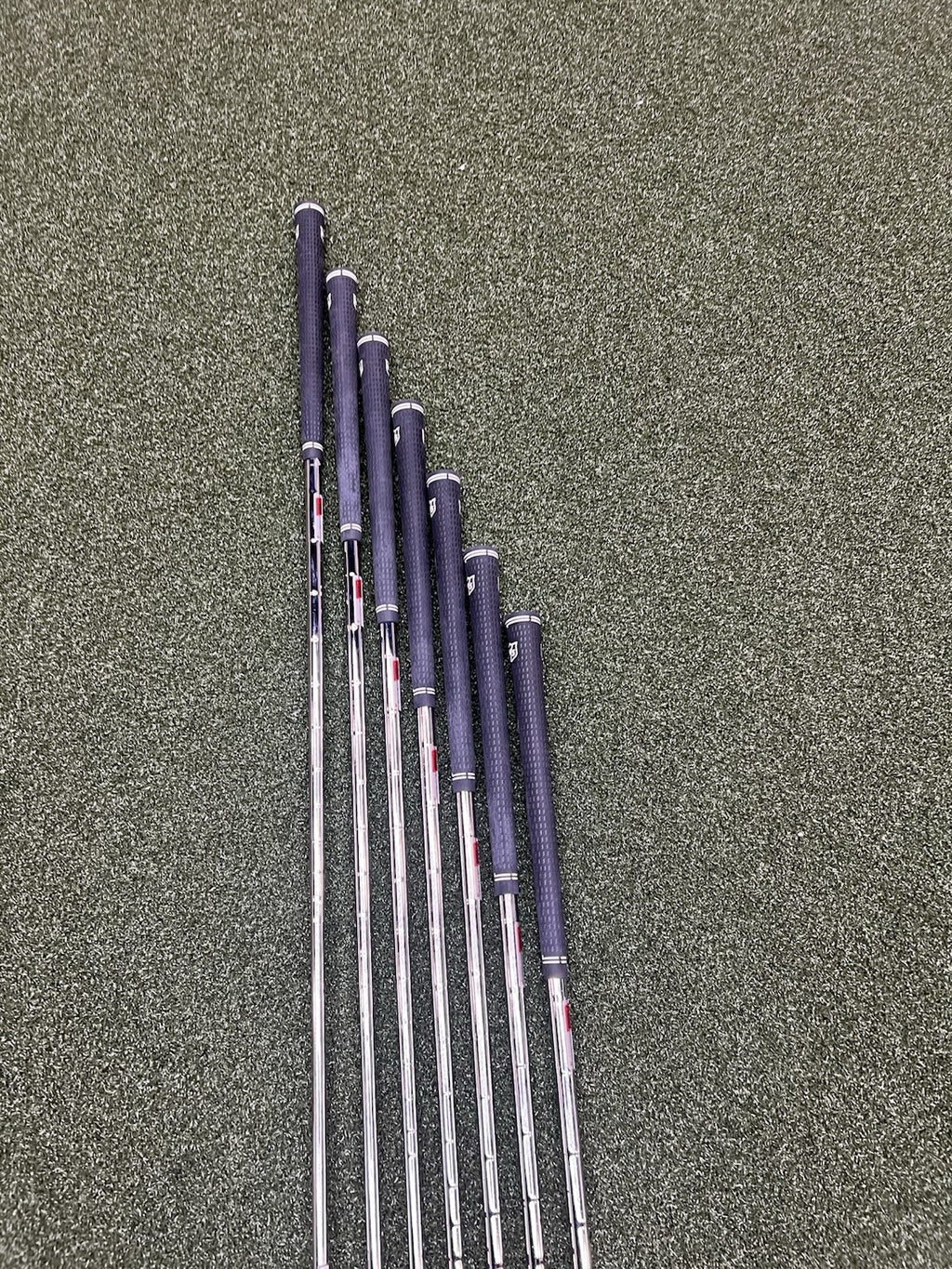 Wilson D9 Iron Set 5-G With KBS Max Ultralite Regular Flex Shafts