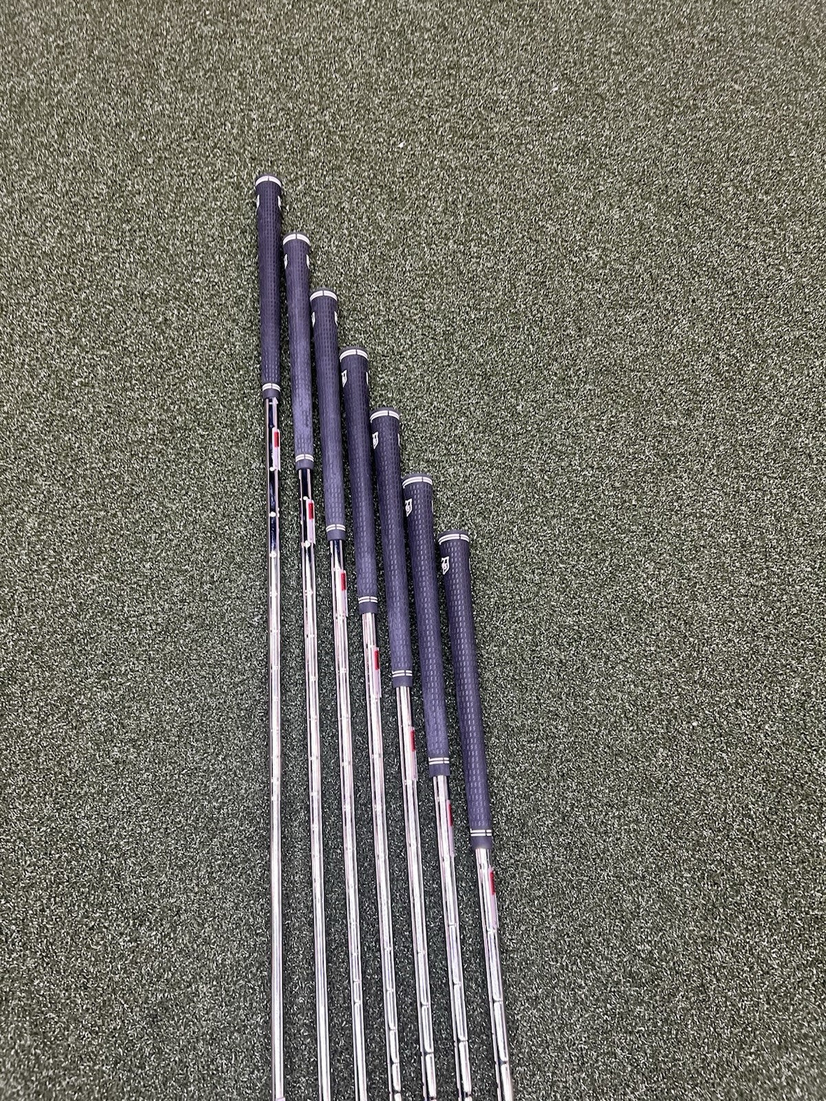 Wilson D9 Iron Set 5-G With KBS Max Ultralite Regular Flex Shafts