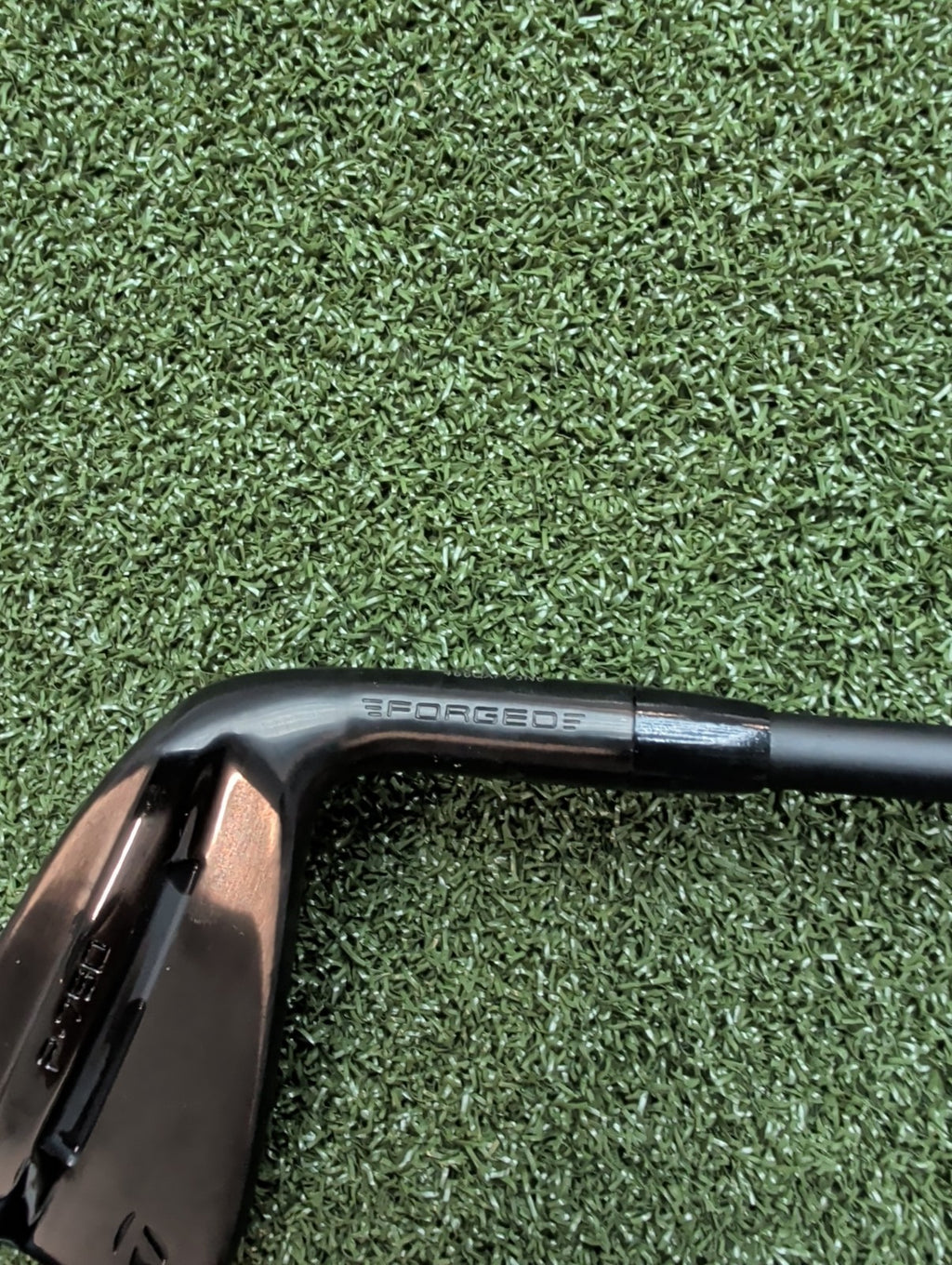 Black Taylormade P790 4 Iron Dynamic Gold 105g Stiff Flex Right Handed