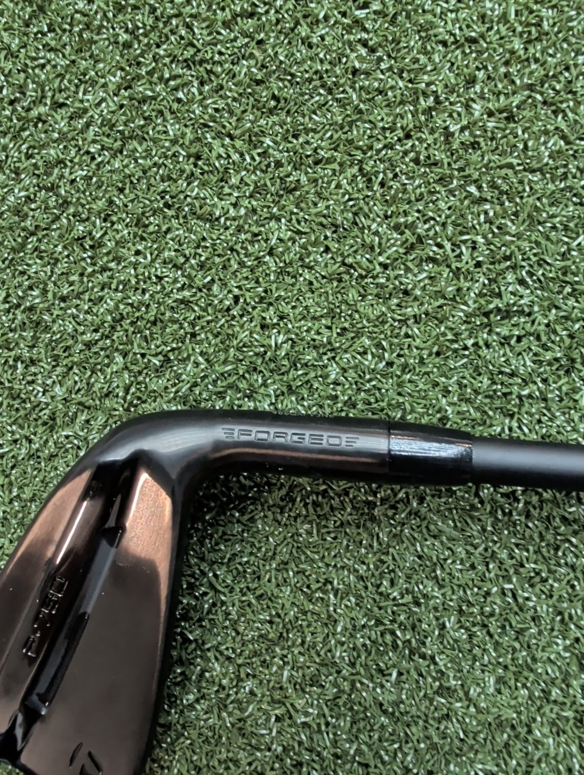 Black Taylormade P790 4 Iron Dynamic Gold 105g Stiff Flex Right Handed