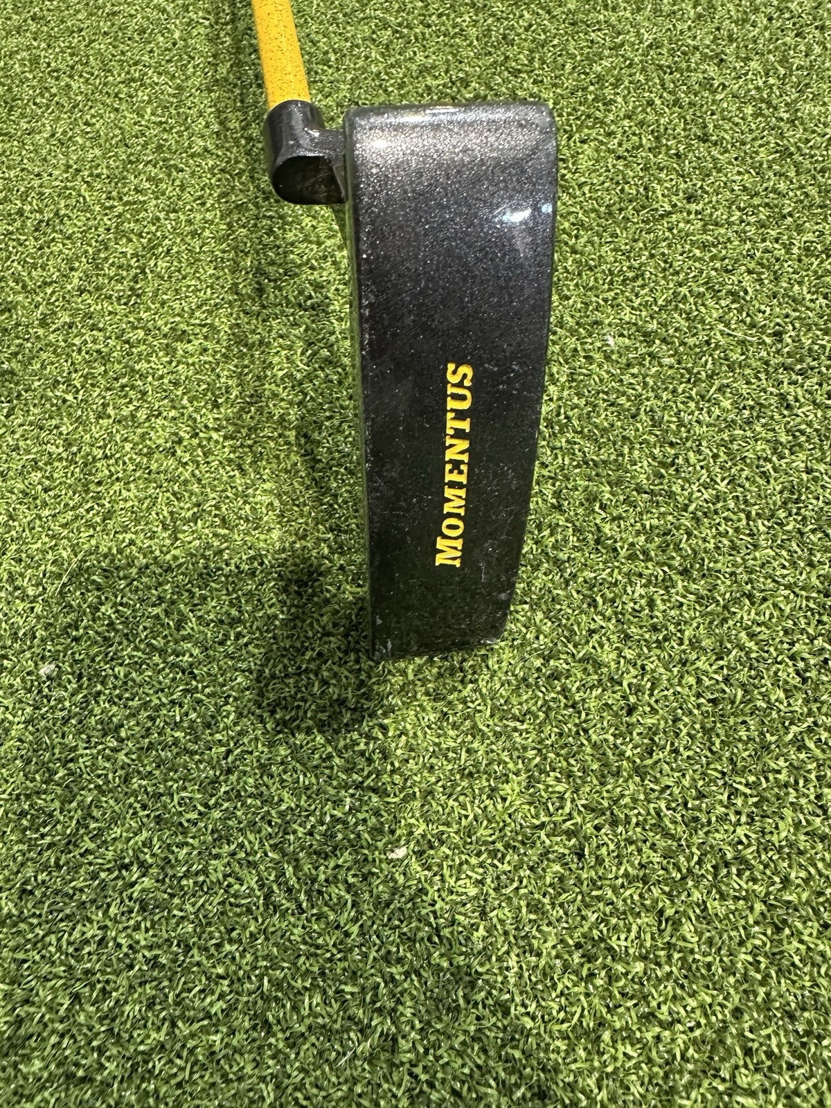 Momentus Golf Putting Training Aid 35” Right Hand 