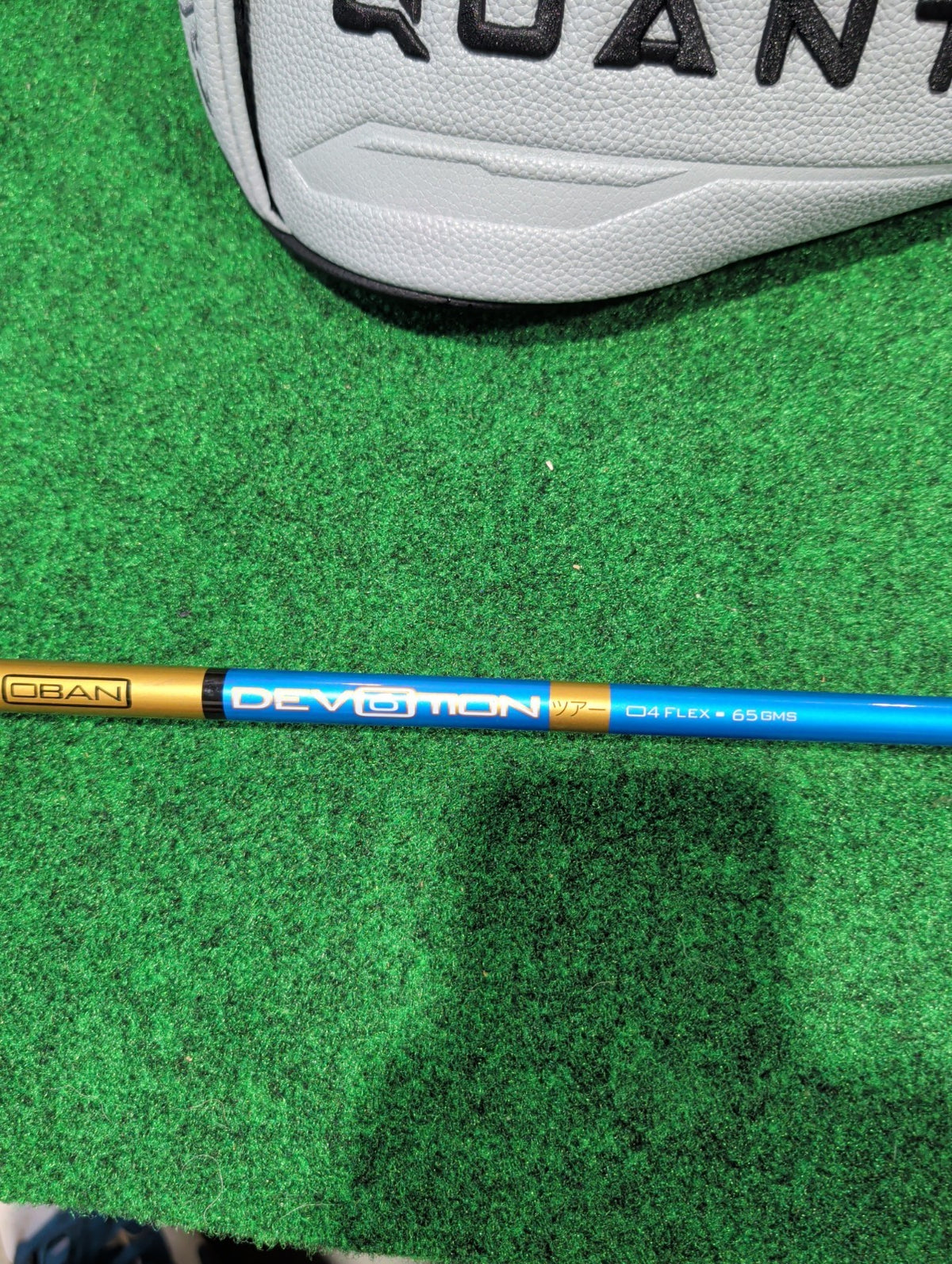 Callaway Quantum Triple Diamond Max Driver 9.0°. Oban Devotion 65g Stiff Flex.