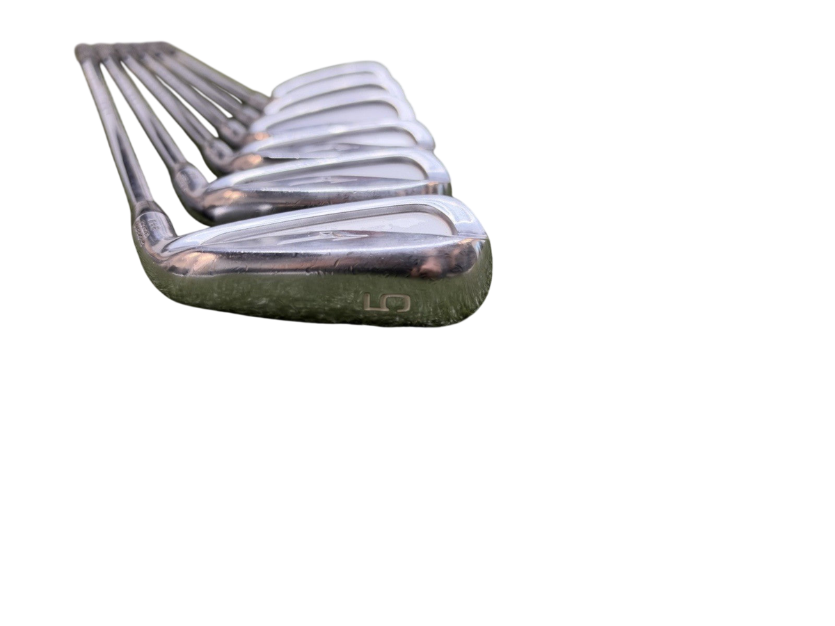 Mizuno 243 Iron Set (5-P) With Dynamic Gold 105 S300 Stiff Shafts