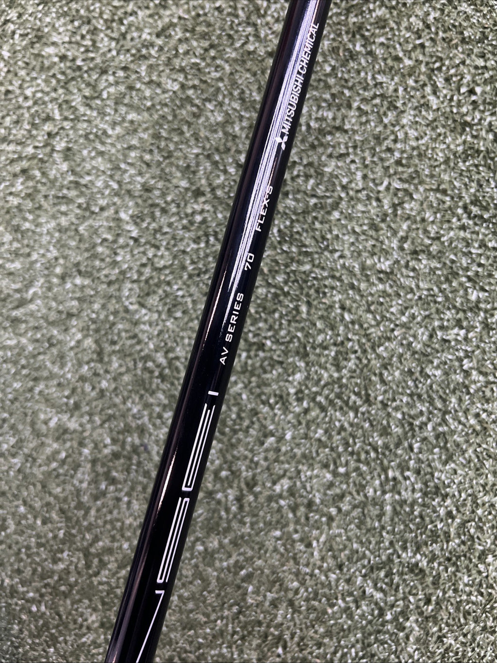 Wilson D9 4 Hybrid 22 Degrees With Tensei AV Series 70 Stiff Flex Shaft 
