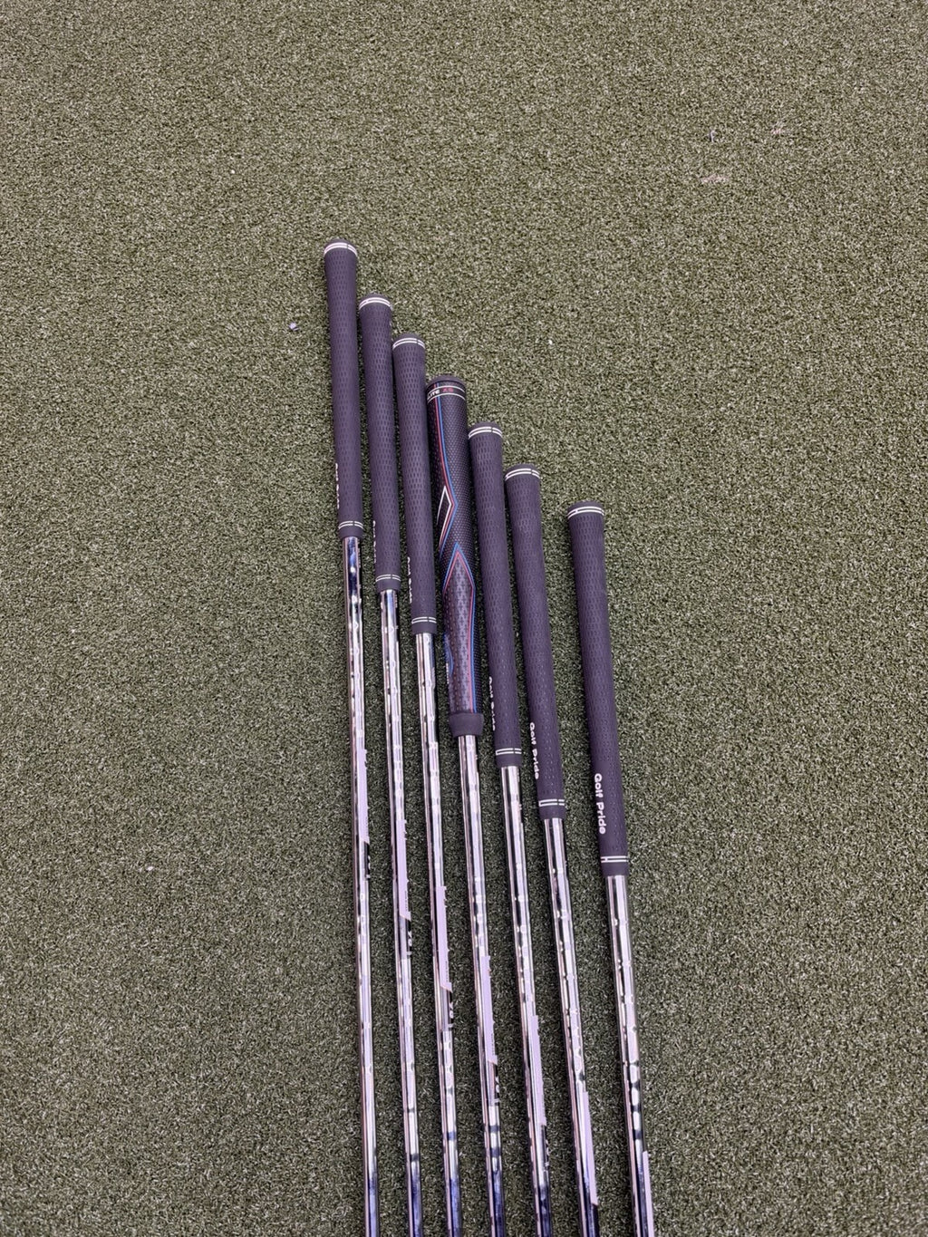 Cleveland Launcher HB Turbo Iron Set (4-P) With Dynamic Gold R300 Shafts