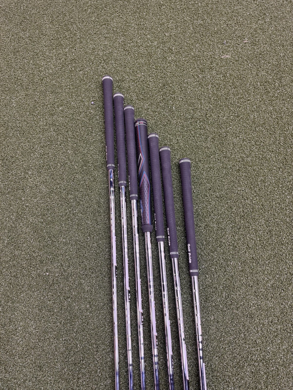 Cleveland Launcher HB Turbo Iron Set (4-P) With Dynamic Gold R300 Shafts