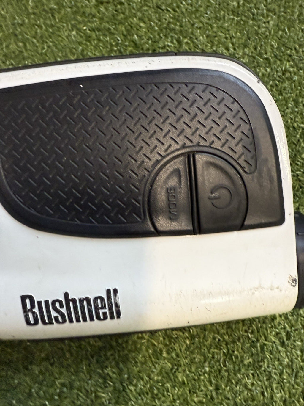 Bushnell Medalist PinSeeker Golf Rangefinder
