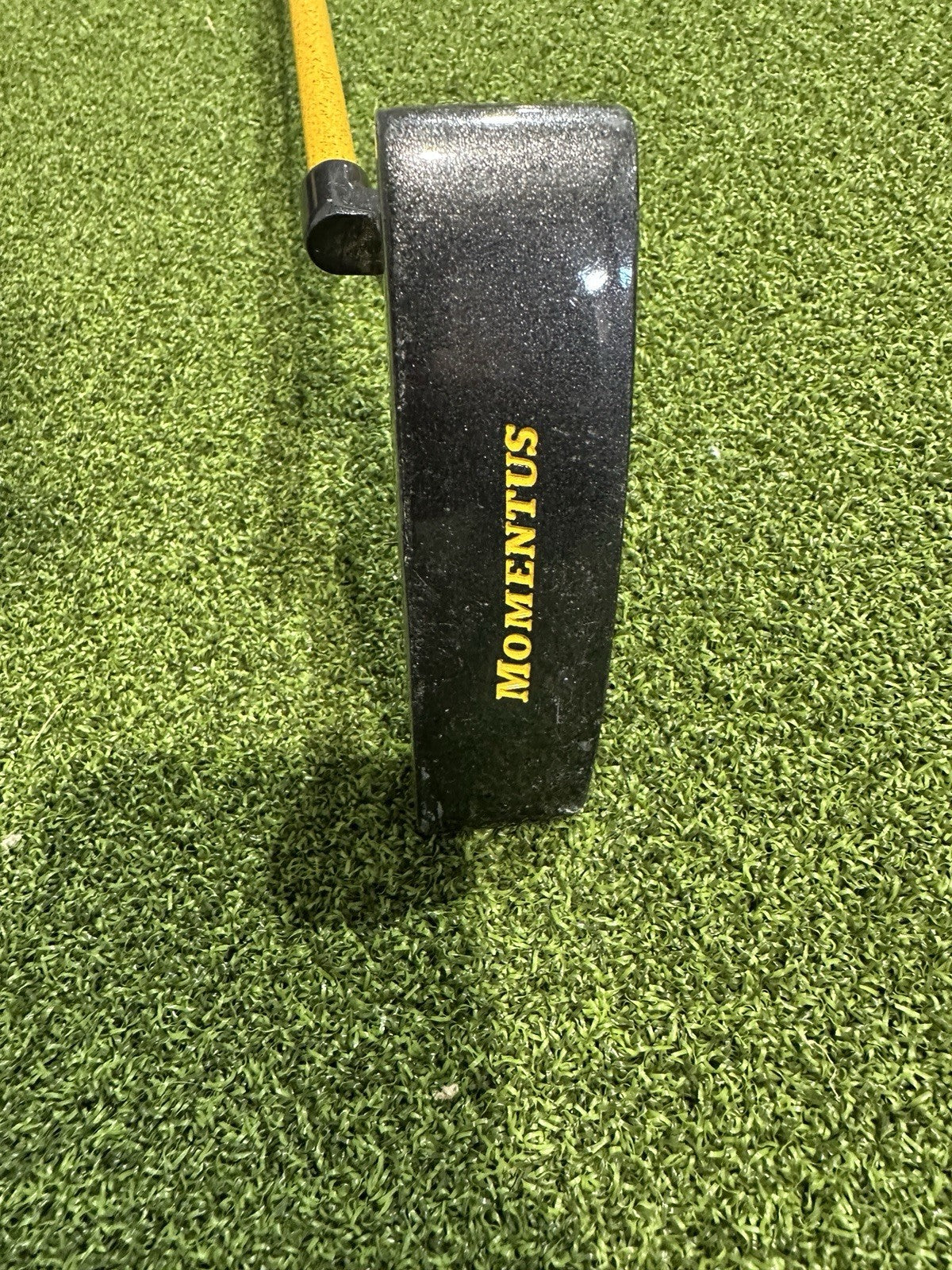 Momentus Golf Putting Training Aid 35” Right Hand 