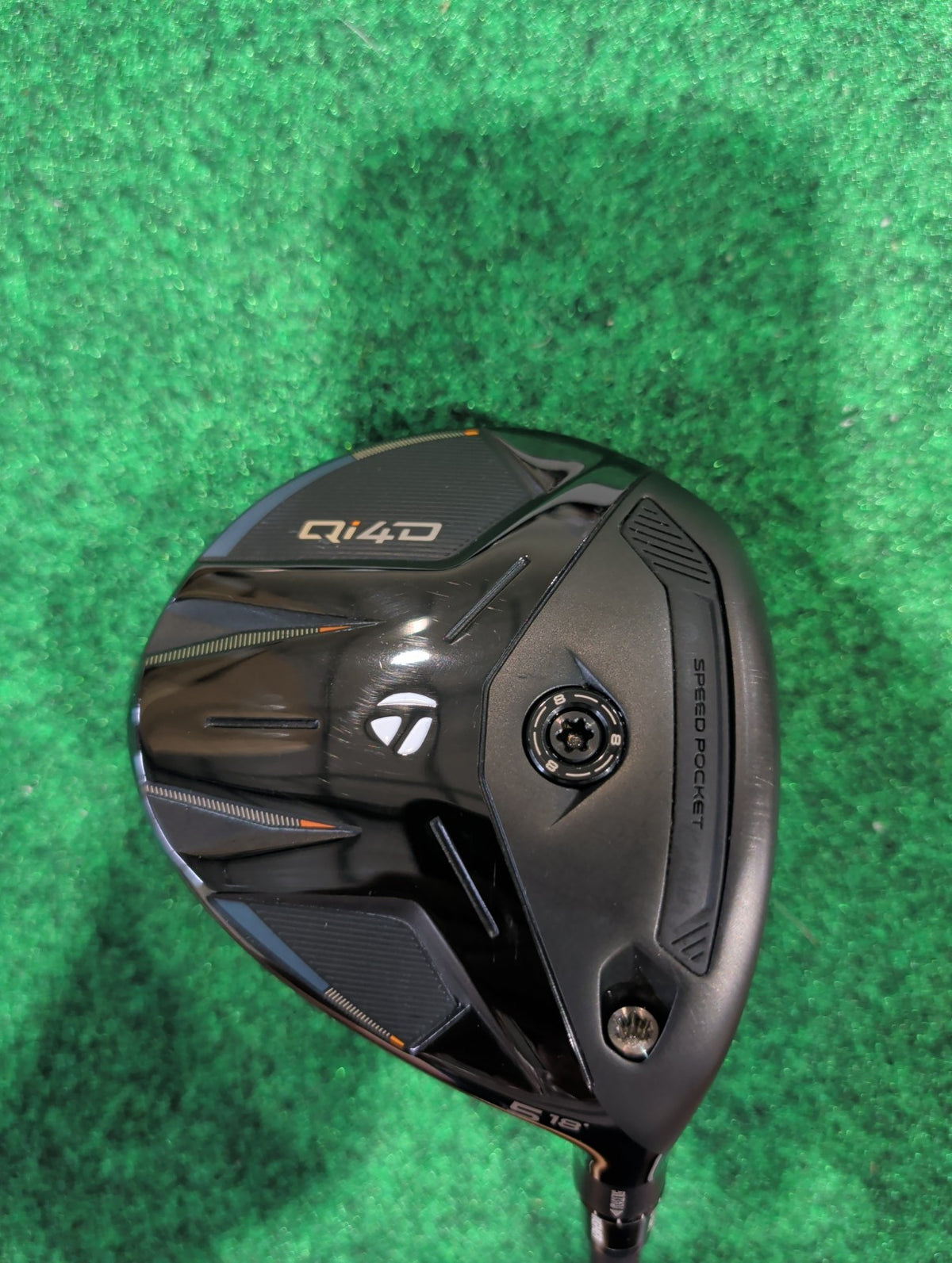 TaylorMade Qi4D 5 Wood 18°. 65g Stiff Flex. Right Handed