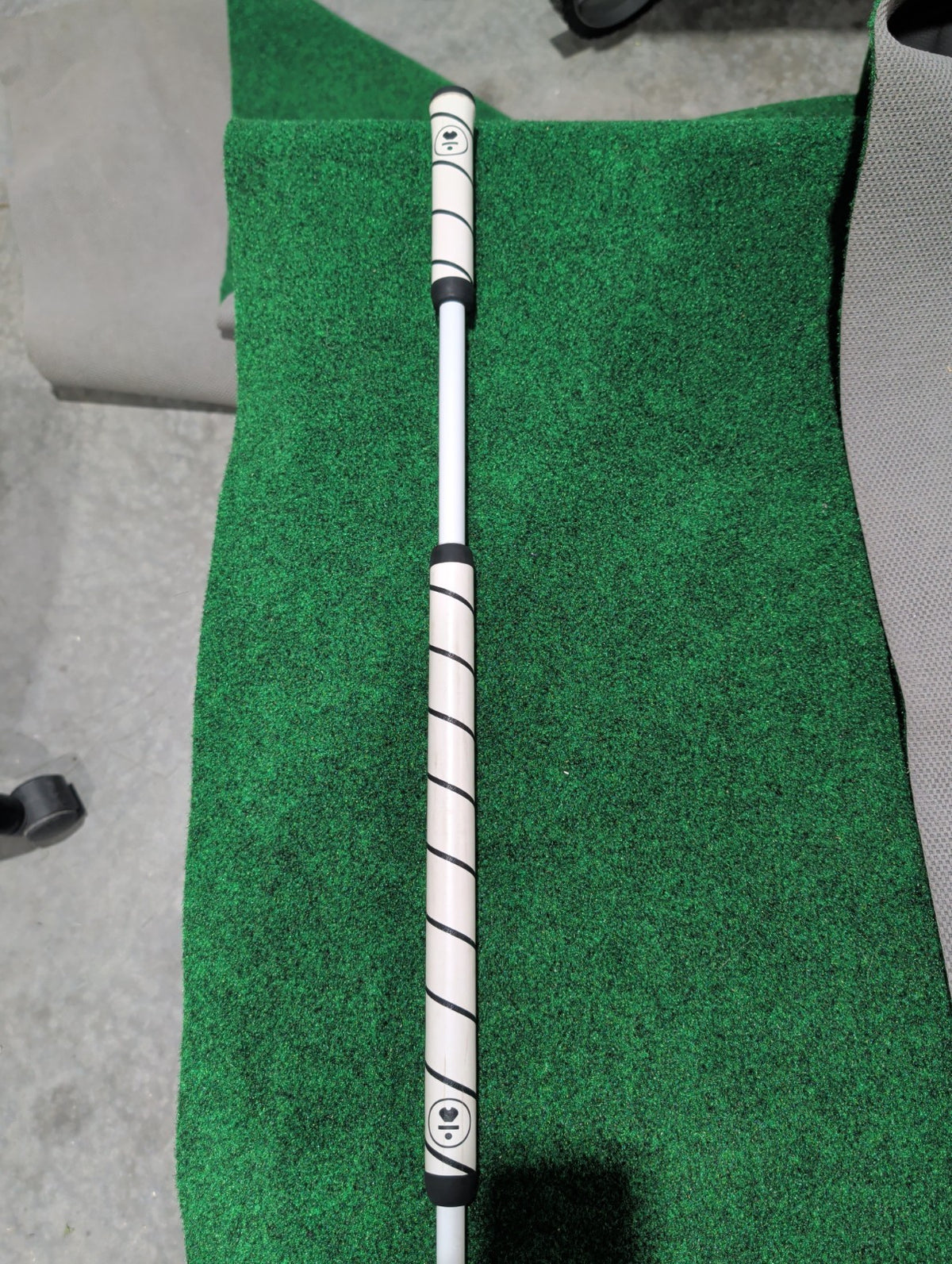L.A.B. DF3 Broomstick Putter. Upgraded Accra Shaft. 46 Inches. Right Handed