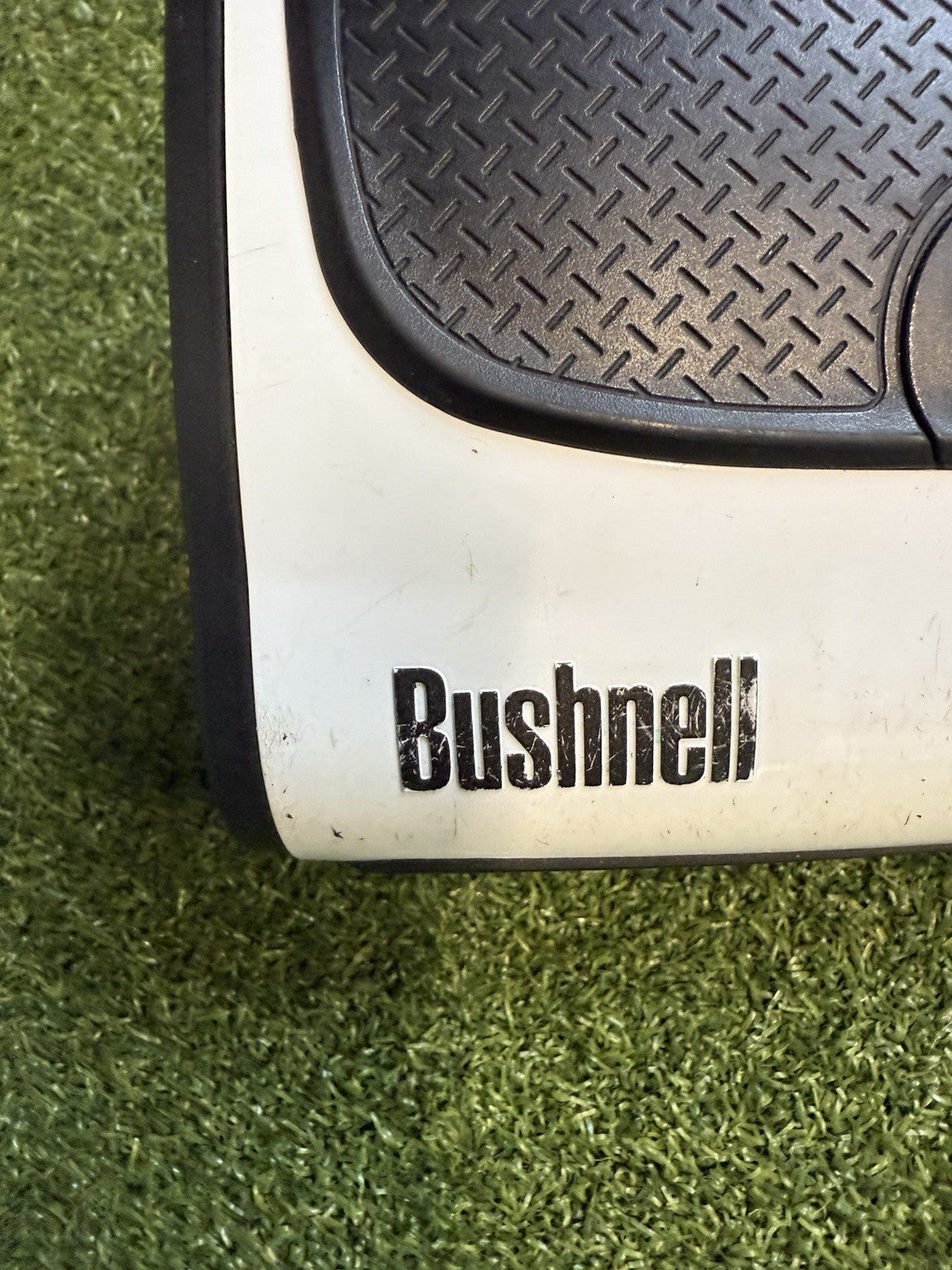 Bushnell Medalist PinSeeker Golf Rangefinder