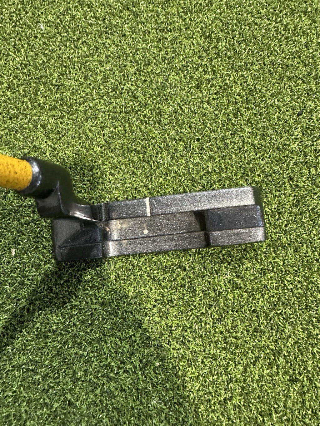 Momentus Golf Putting Training Aid 35” Right Hand 