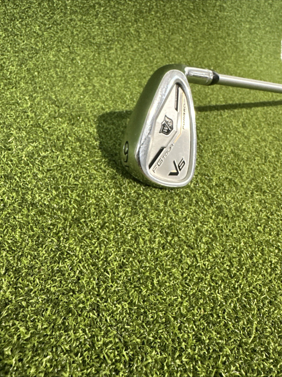 Wilson Staff FG Tour V6 9 Iron Right Hand Xtra Stiff