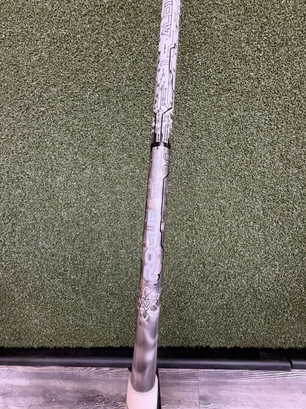 Titleist 915 D3 Driver 9.5 Degrees With Aldila Rogue 110 MSI 60-3.4 Stiff Shaft 