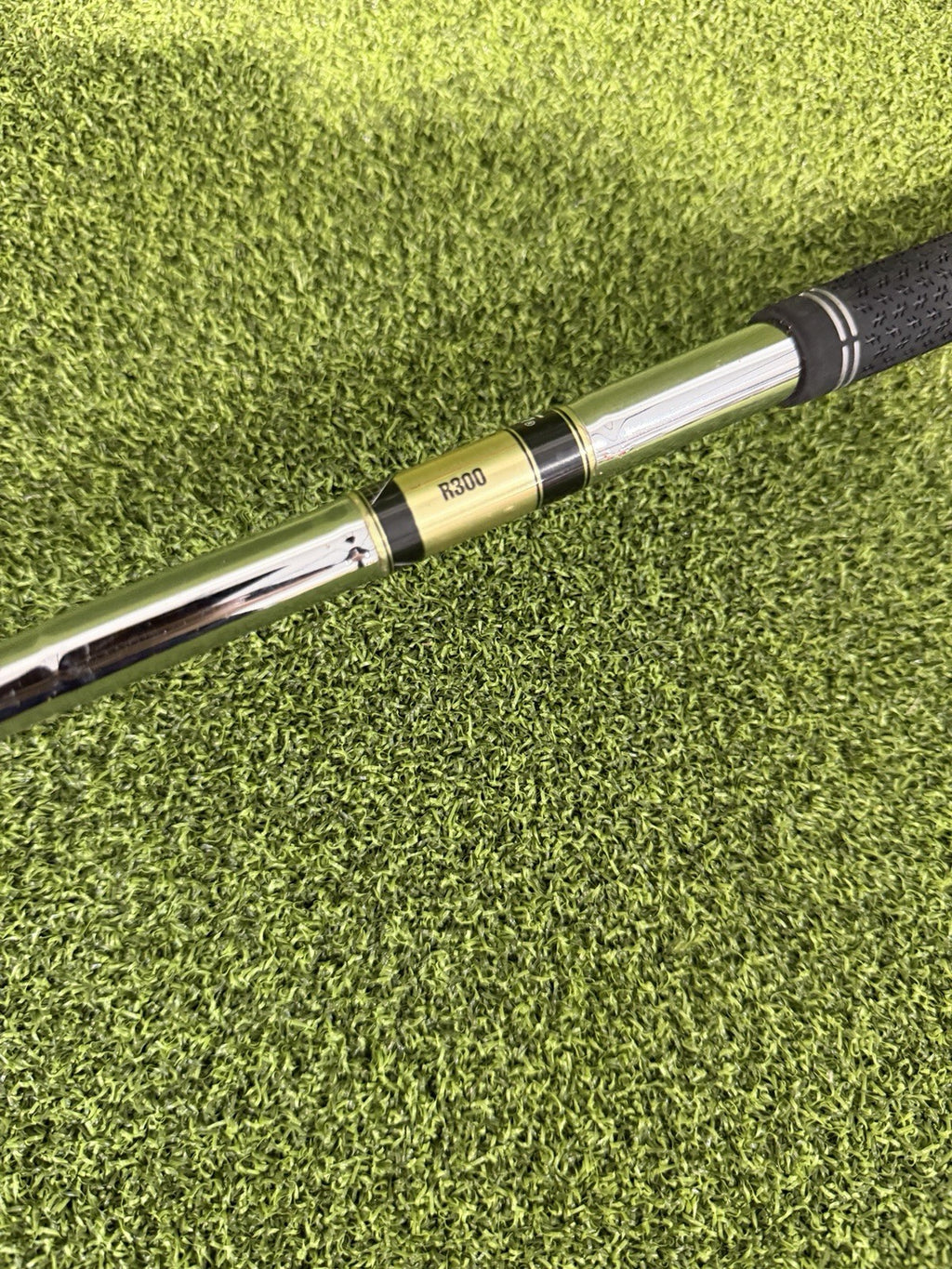 NIKE VR Victory Red Single 7 Iron Men's Right Hand Regular Flex R300 Steel Shaft