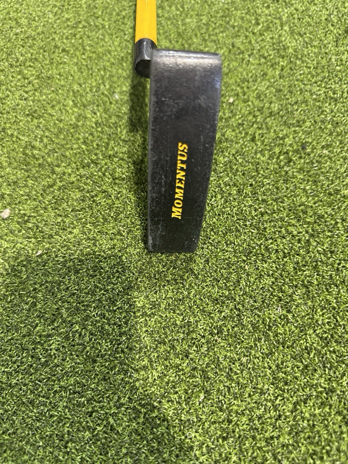Momentus Golf Putting Training Aid 34” Right Hand