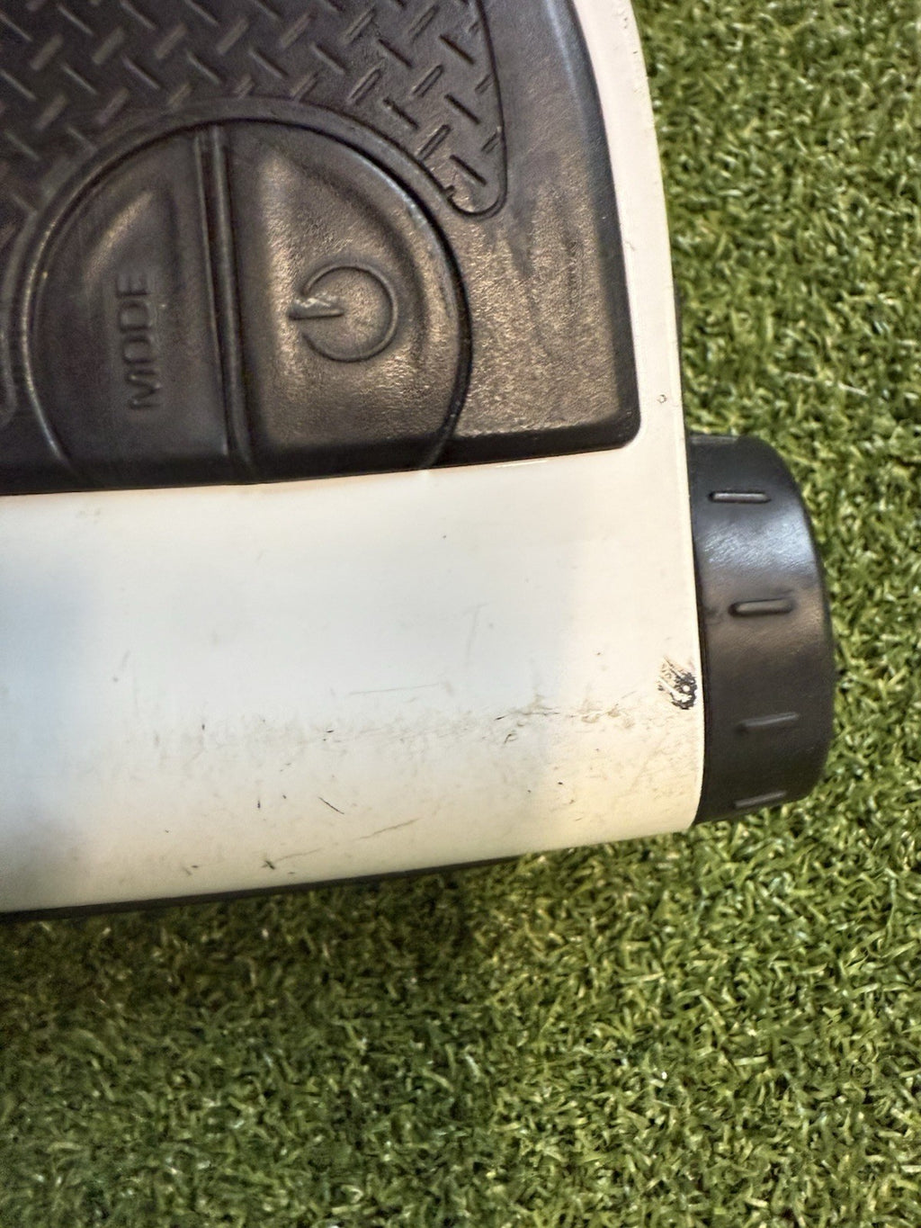 Bushnell Medalist PinSeeker Golf Rangefinder