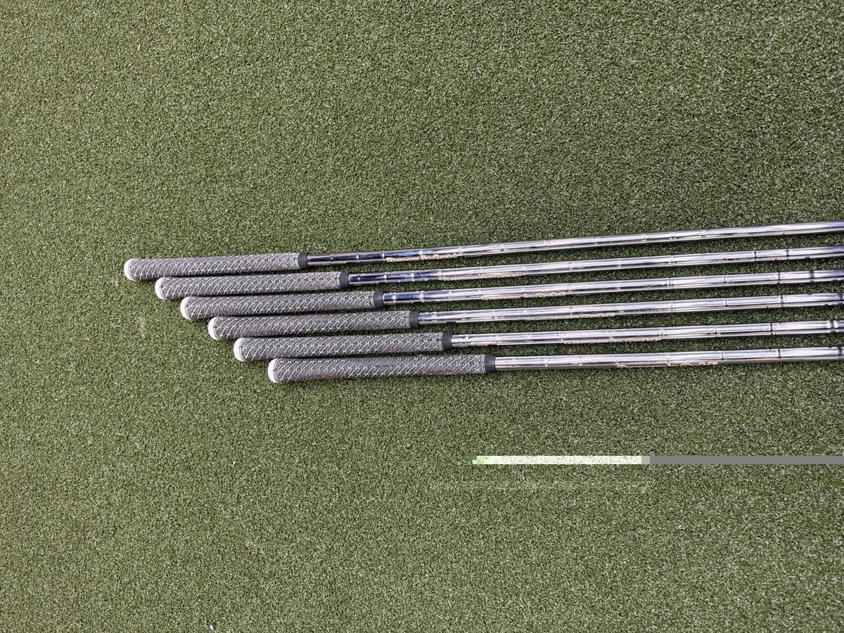 Mizuno 243 Iron Set (5-P) With Dynamic Gold 105 S300 Stiff Shafts