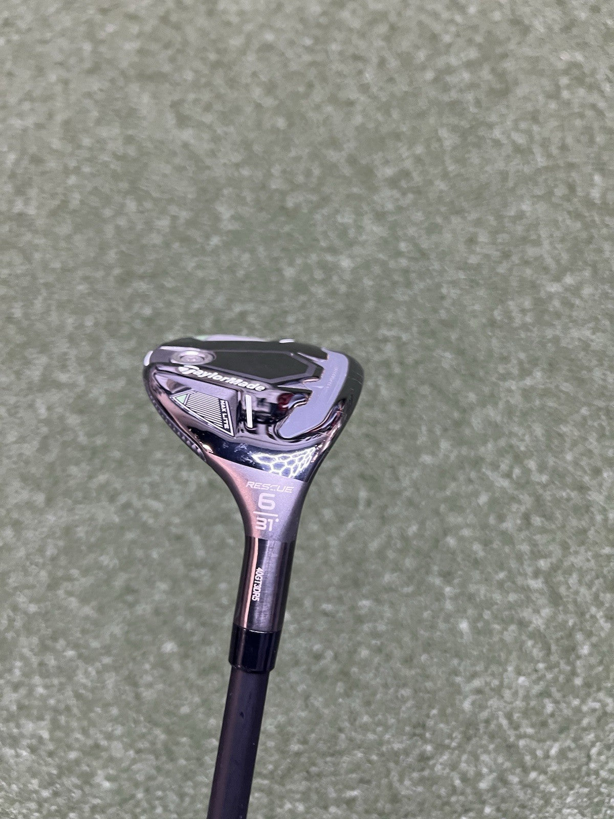 TaylorMade Qi35 Max Lite Rescue 6 Hybrid RH 31° Vanquish 5 R2 Senior Flex Shaft