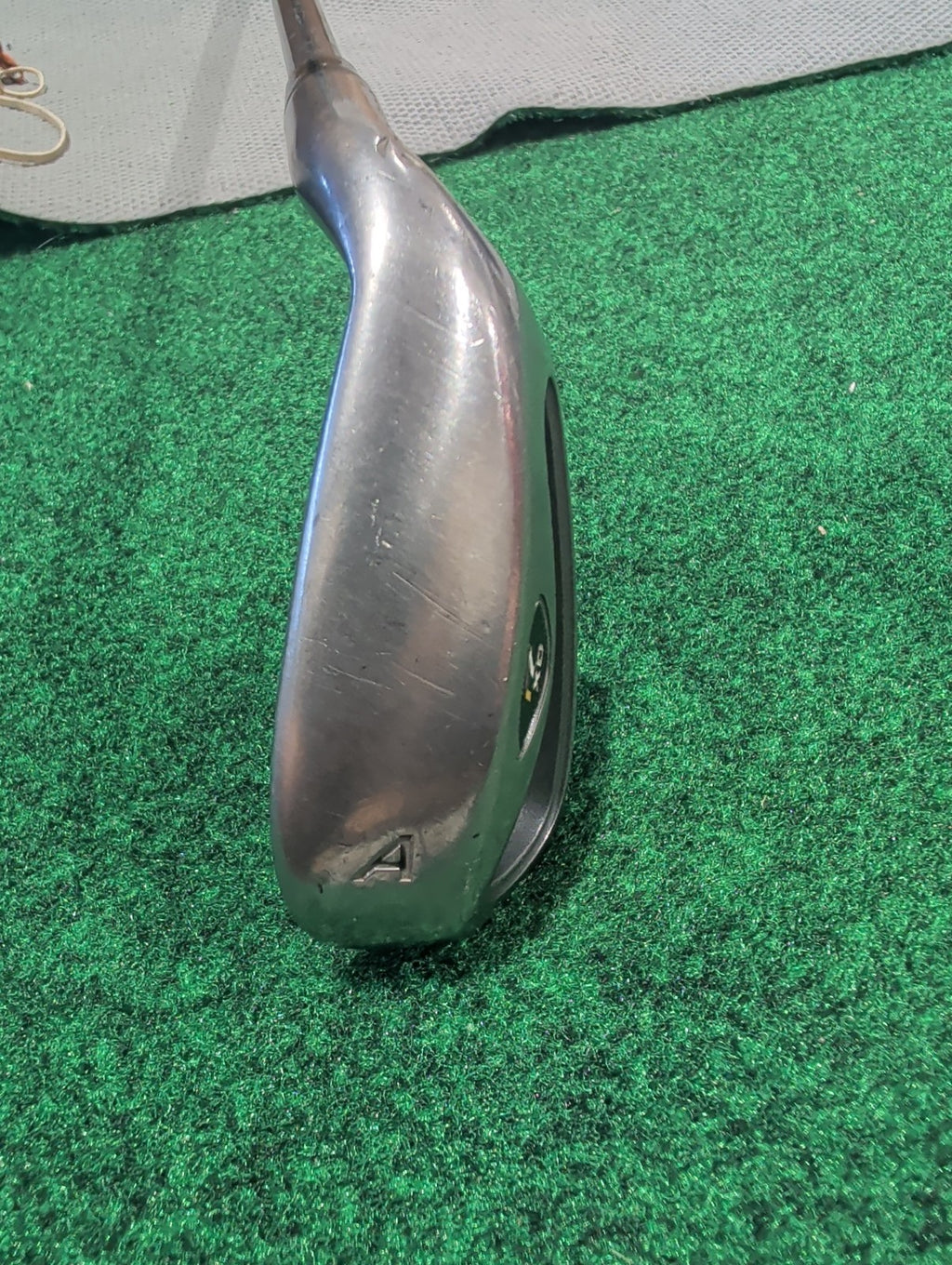 TaylorMade Rac R7 XD Approach Wedge. Ultralite 65g Stiff Flex. Right Handed
