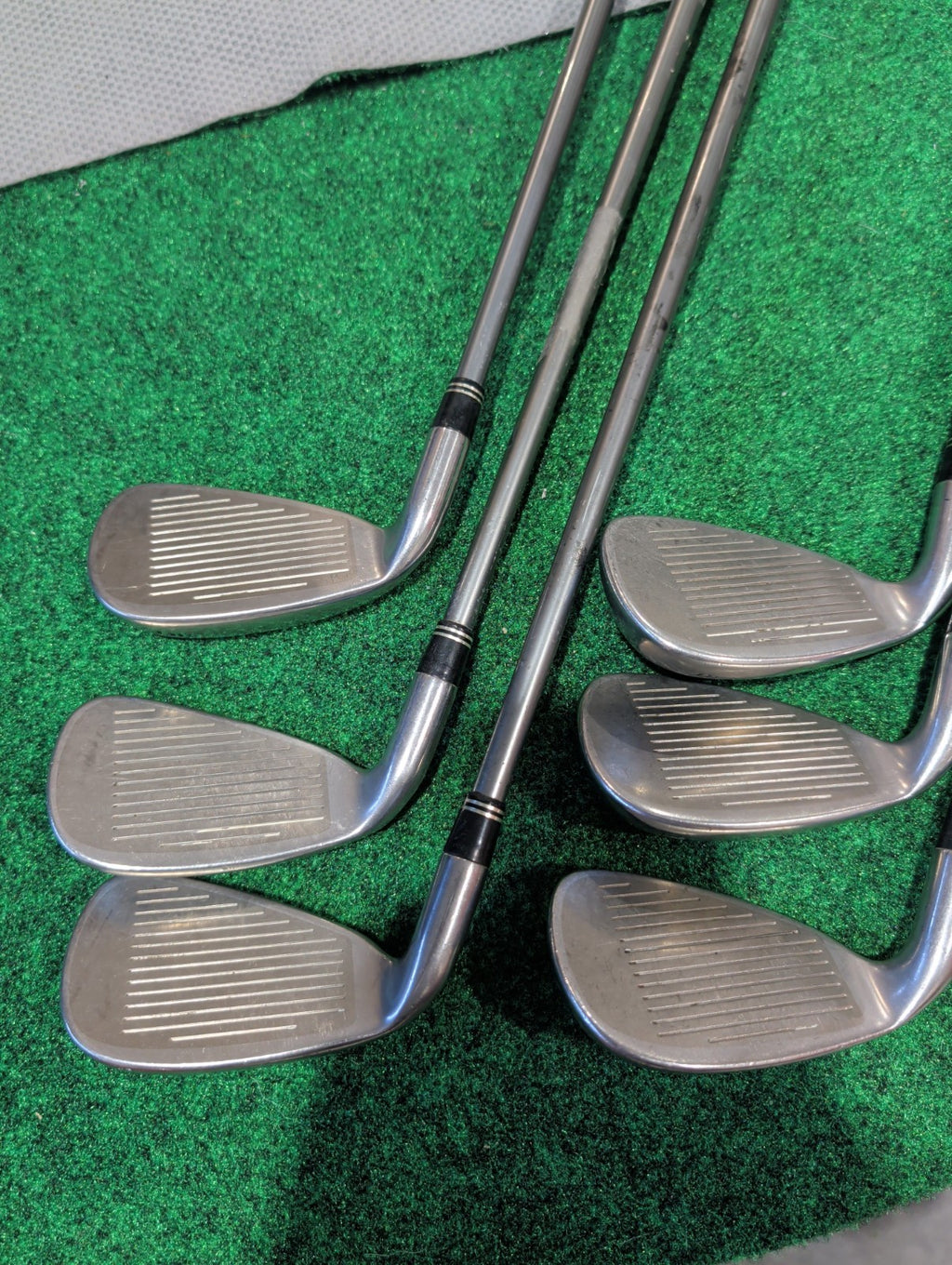 Taylormade Rac R7 XD 5-PW. Ultra lite 65g Stiff Flex. Right Handed