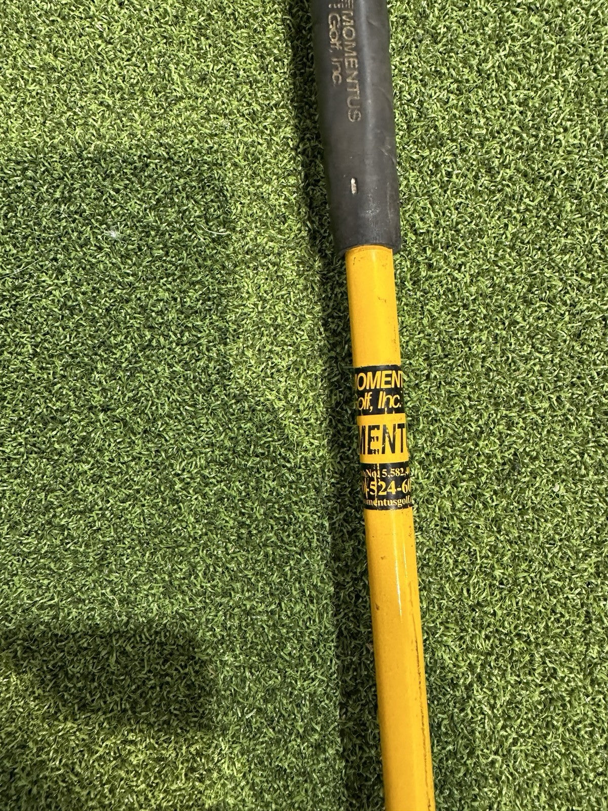 Momentus Golf Putting Training Aid 34” Right Hand