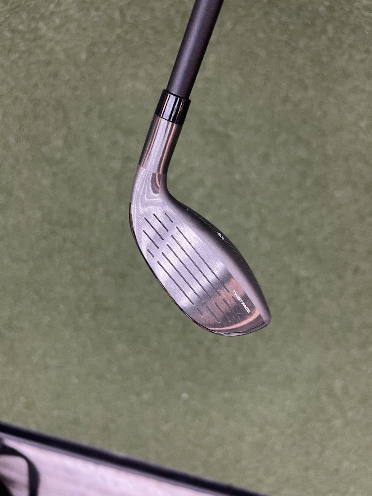 Taylormade QI35 max Lite Rescue 4 Hybrid Vanquish 5-R2 Shaft MINT